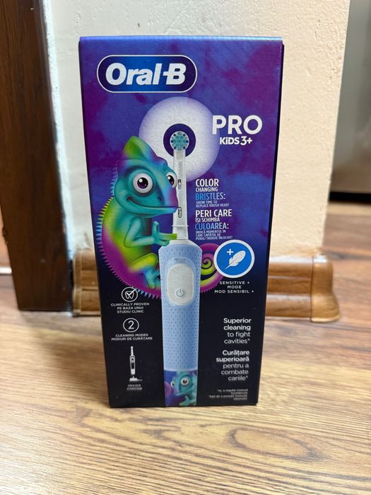 Електрическа четка Oral B PRO kids Chameleon