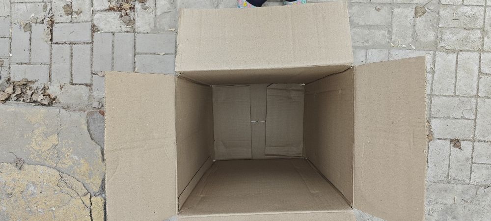 Кортонная коробка