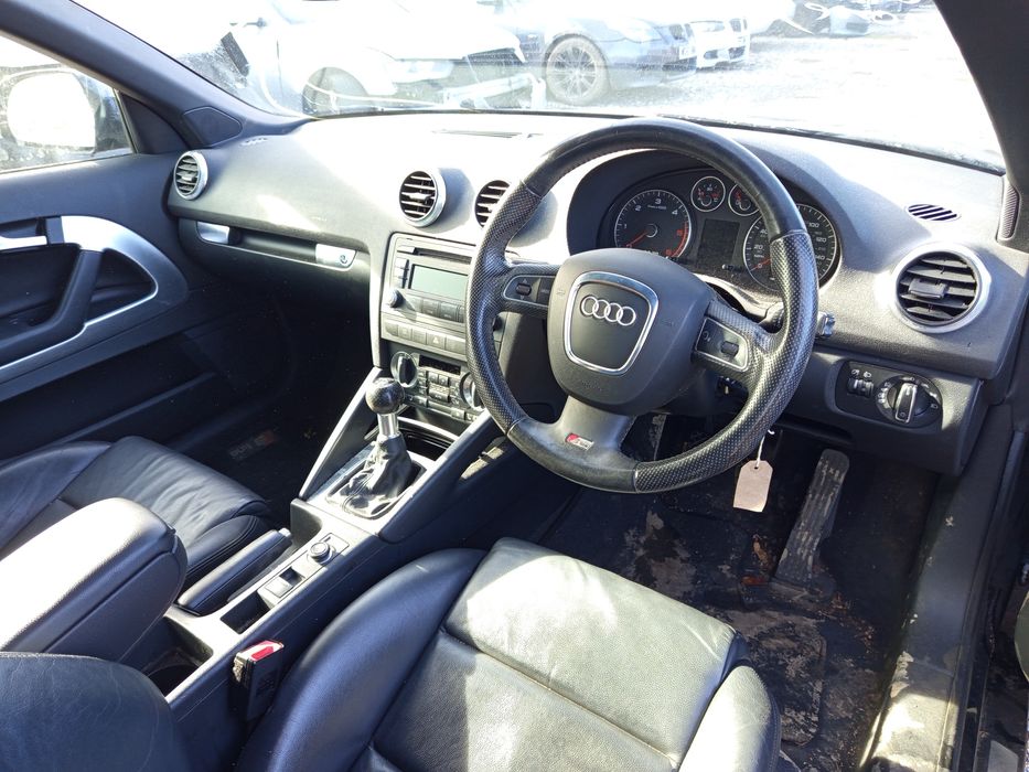 Ауди А3 2.0 тди кабрио sline 2011 год