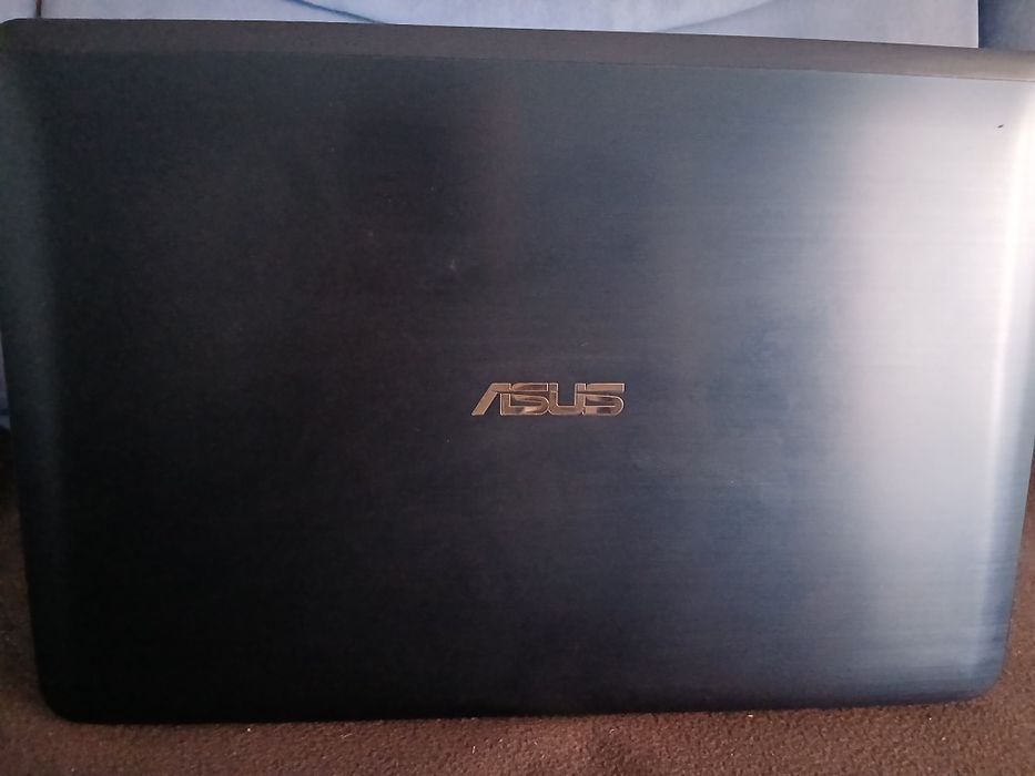 Vând laptop Asus i7 5500