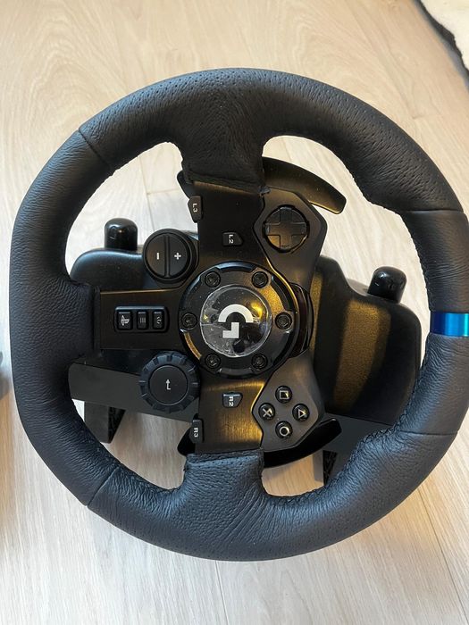 Vând monitor si volan,pedale,schimbator,joc! Se pot vinde si separat!
