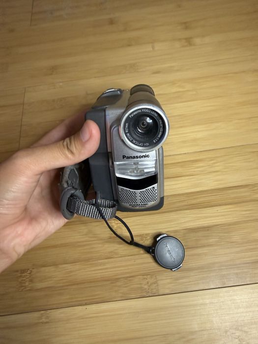 Panasonic 500x digital zoom video camera