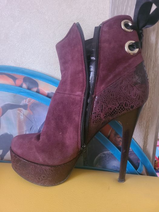 Сапоги на каблуке