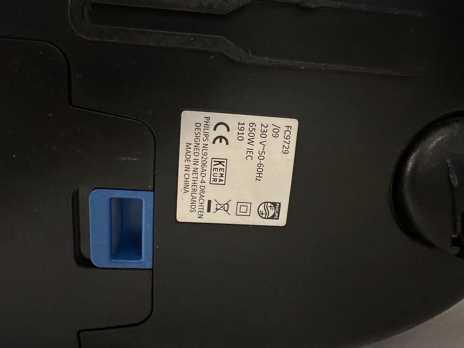 Aspirator fara sac PHILIPS PowerPro Expert ( ca nou )