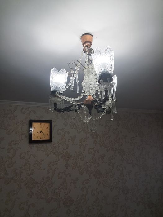 продам люстру-2шт