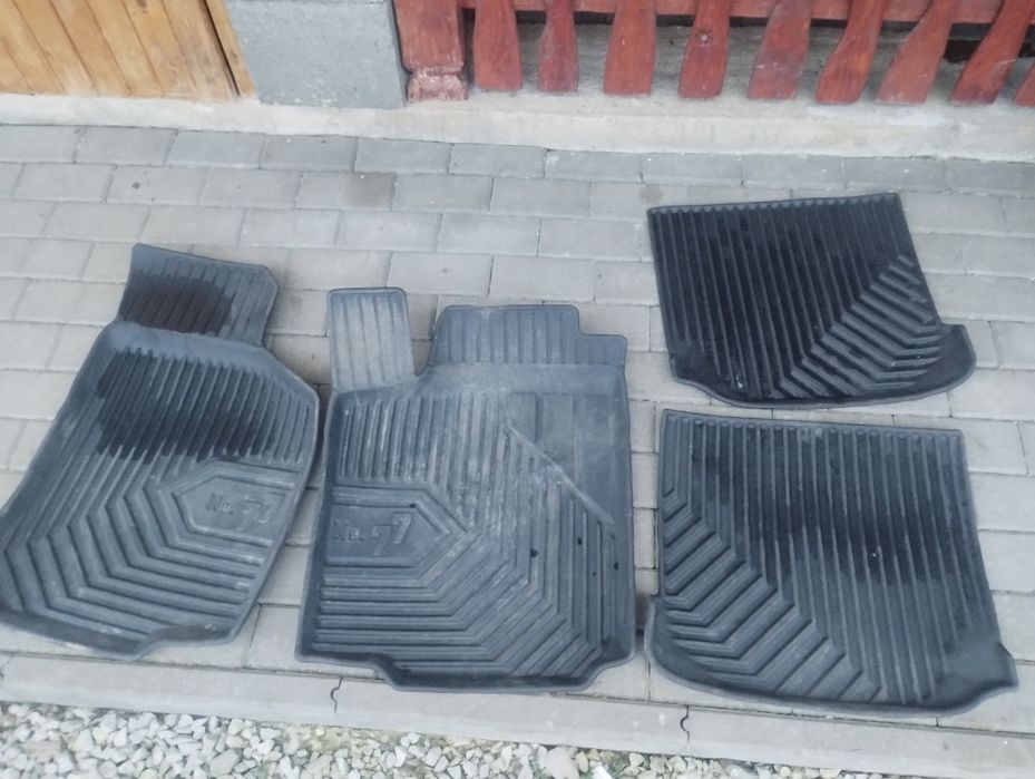 Preșuri tip tăviță pt Golf 4