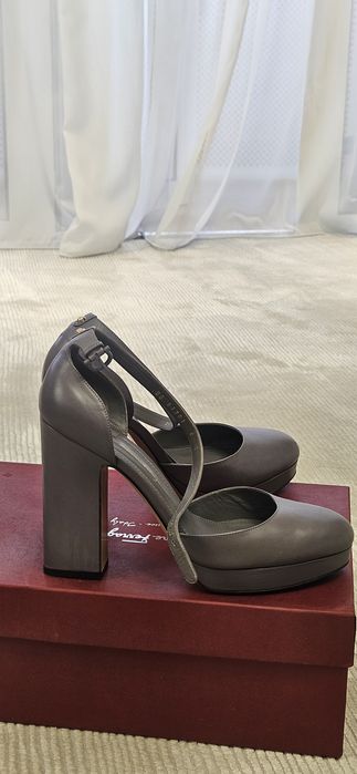 Туфли кожаные, Италия