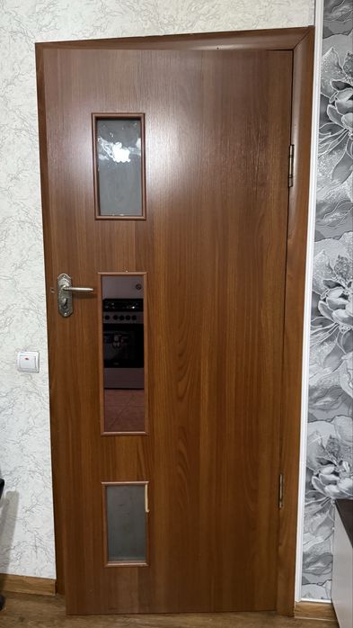 Срочно Продам дверей