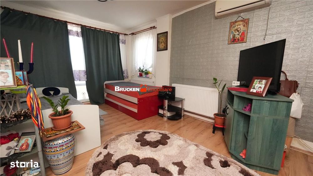 Apartament cu 3 camere de vanzare