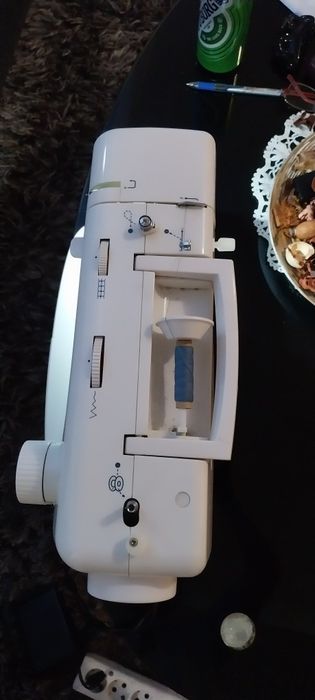Mașină de cusut SINGER 3229 40 de programe