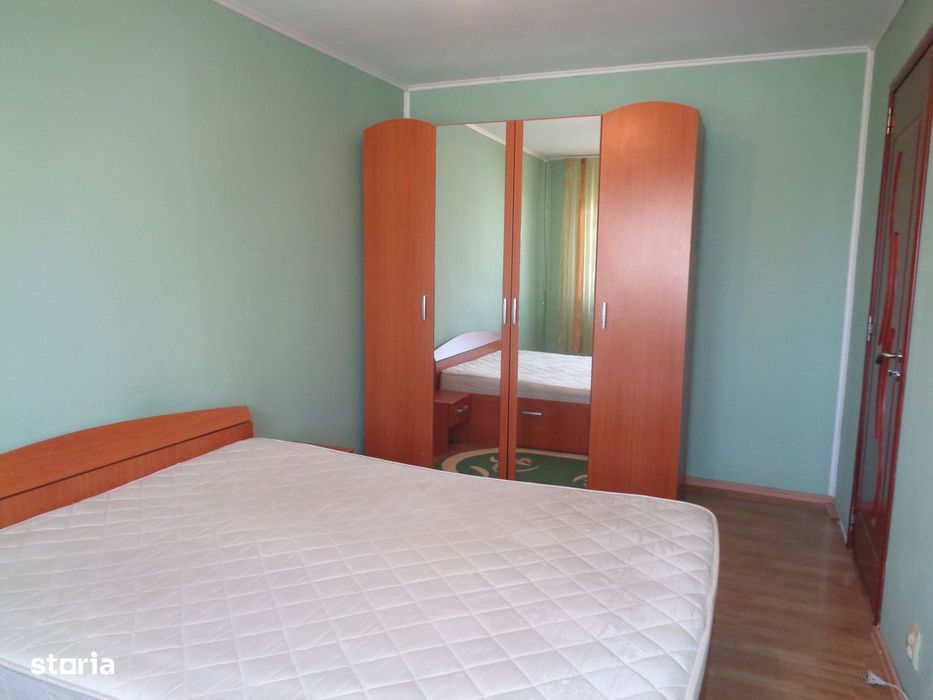 Apartament 2 camere, termoteca, geam la baie, bucatarie spatioasa