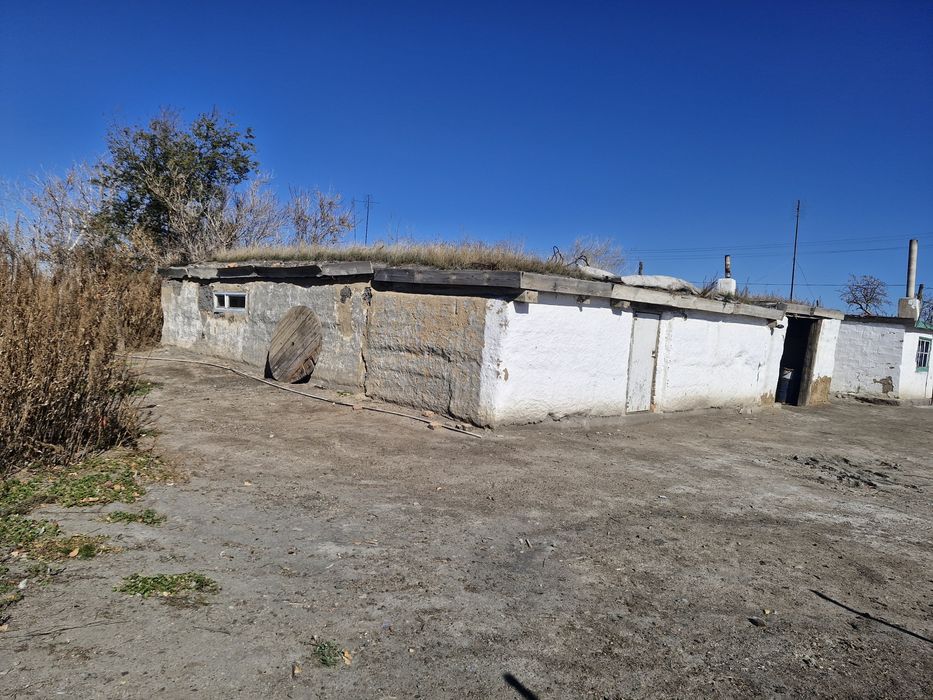 Продаётся дом( землянка)