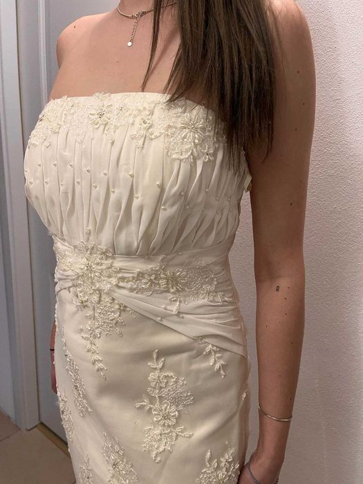 Vând rochie mireasa model deosebit