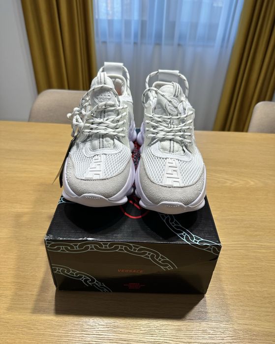 Versace Chain reaction