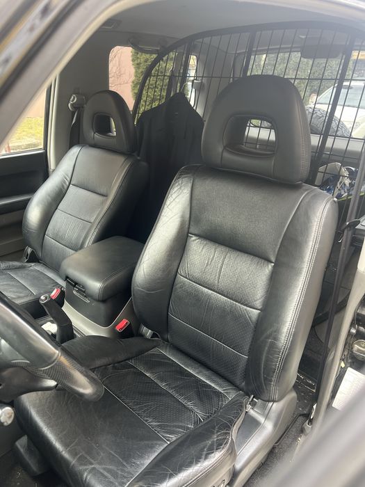 Mitsubishi Pajero– 4x4 cu reductor – Automat – Piele – Autoutilitară