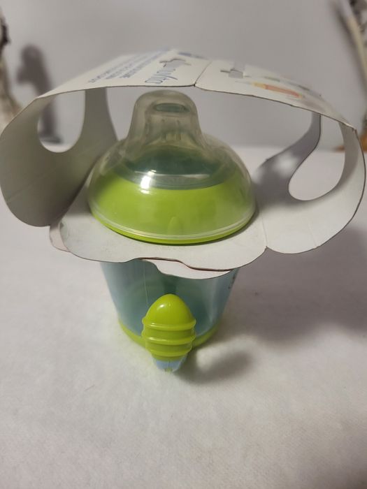 Biberoane și suzete.