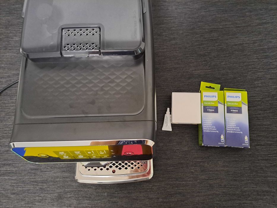 Espressor Philips LatteGo, cafea macinata/boabe si kit intretinere