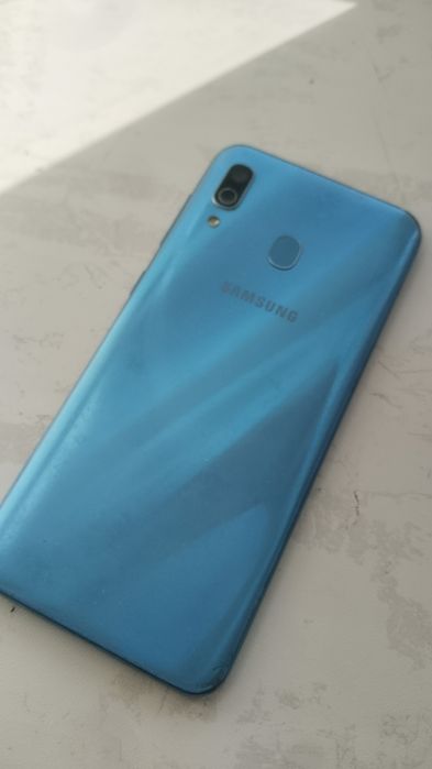 Продам 2 смартфона дёшево