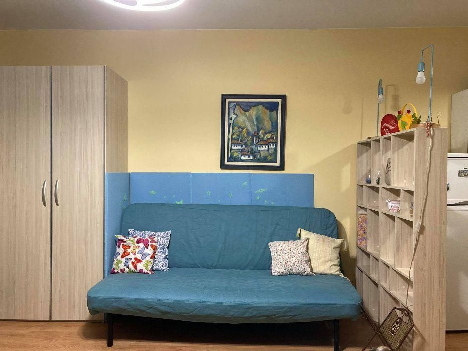 Дава се под наем Едностаен апартамент в Варна, Левски - 35 кв.м за 250 € - Снимка #1