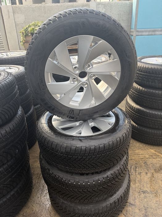 Jante originale Vw Passat B9 16” echipate cu anvelope de iarna  Good Year 215/60/16 Dot 4324