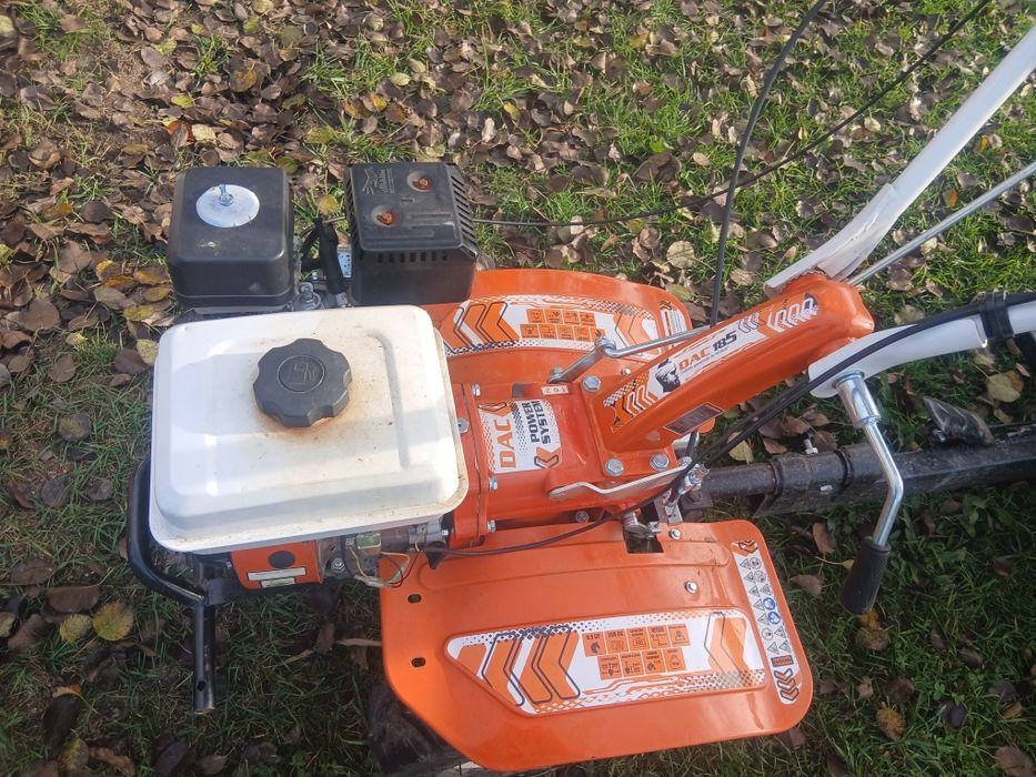 Motocultor 8.5 cai putere marca dac prevazut cu.remorca basculabila manual