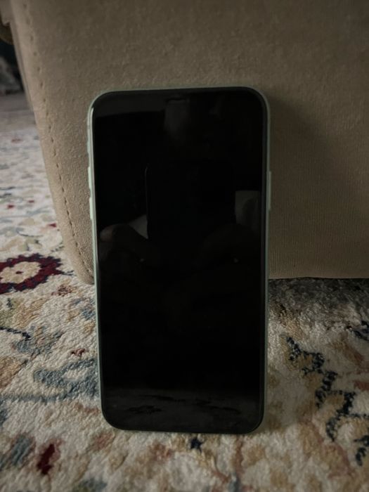 Продам айфон 11