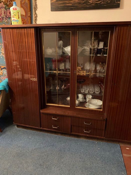 Румынский гарнитур спальный, столовый