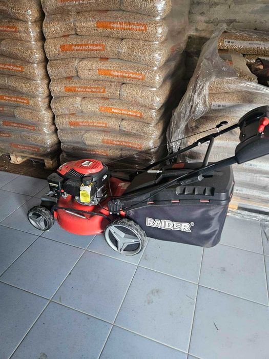 Бензинова самоходна косачка, 4-в-1 RAIDER Garden Tools RD-GLM08