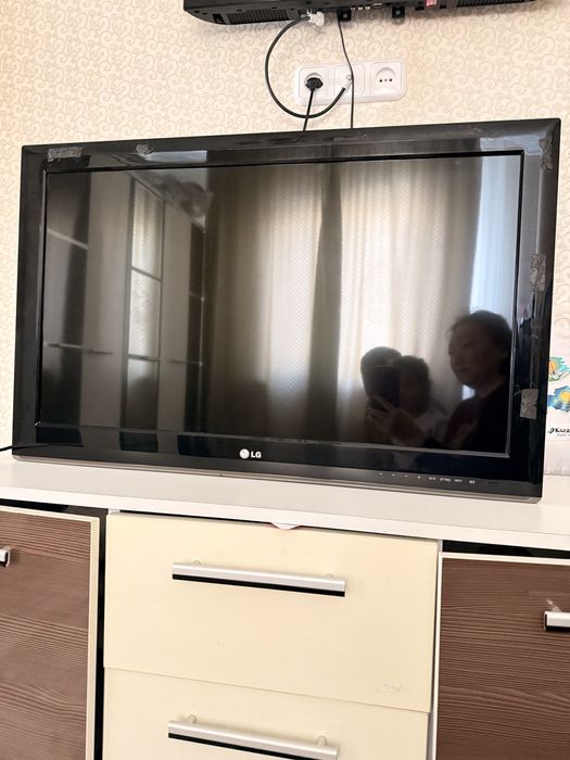Продам телевизор LG