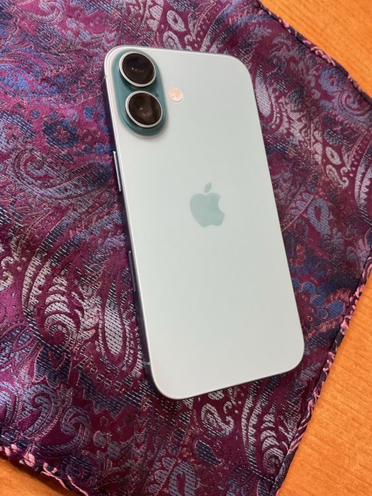 Продам iPhone 16