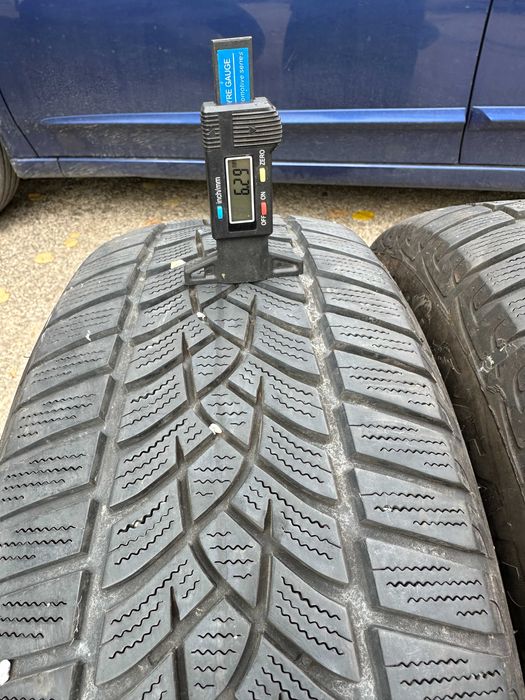 2бр. зимни гуми 215/60/16 Goodyear