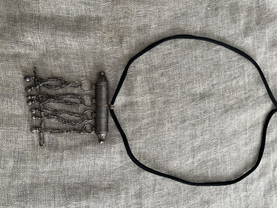 Старинни колиета,трепки,амулет,муска - 3 броя