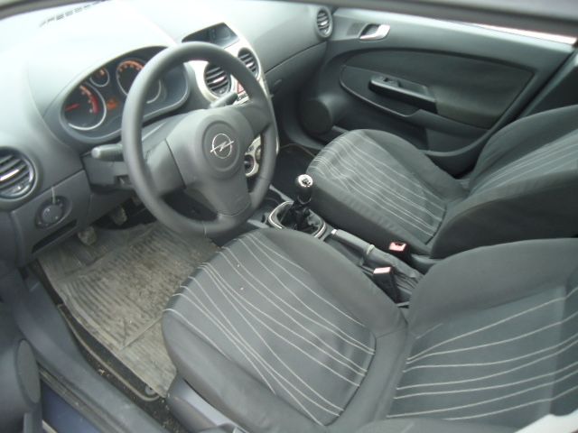 Opel Corsa 1.2 бензин 4 врати