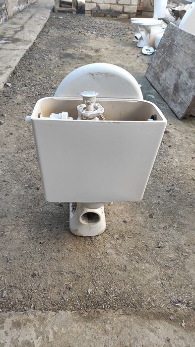 Продается бу унитазы