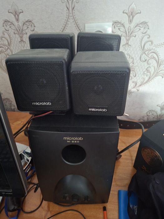Саббуфер Microlab M-880