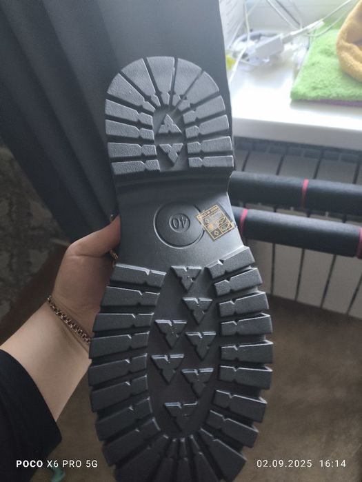 Продам ботинки (новые)