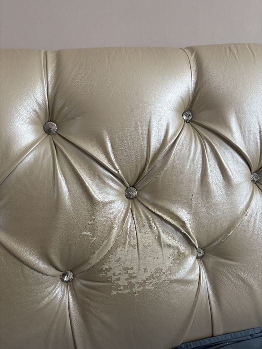 Двухспальная кровать без матраса