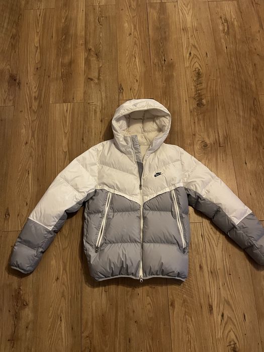 Geaca nike Marimea S stare-aproape nou