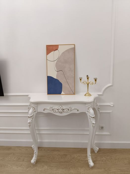 Консоль белая с золотом