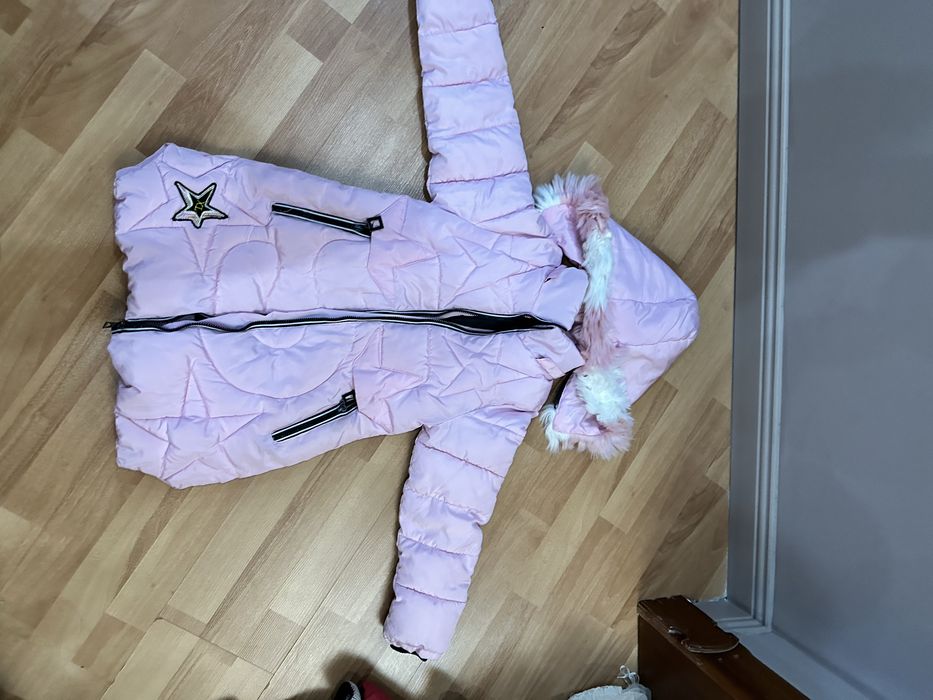 Продам детские куртки