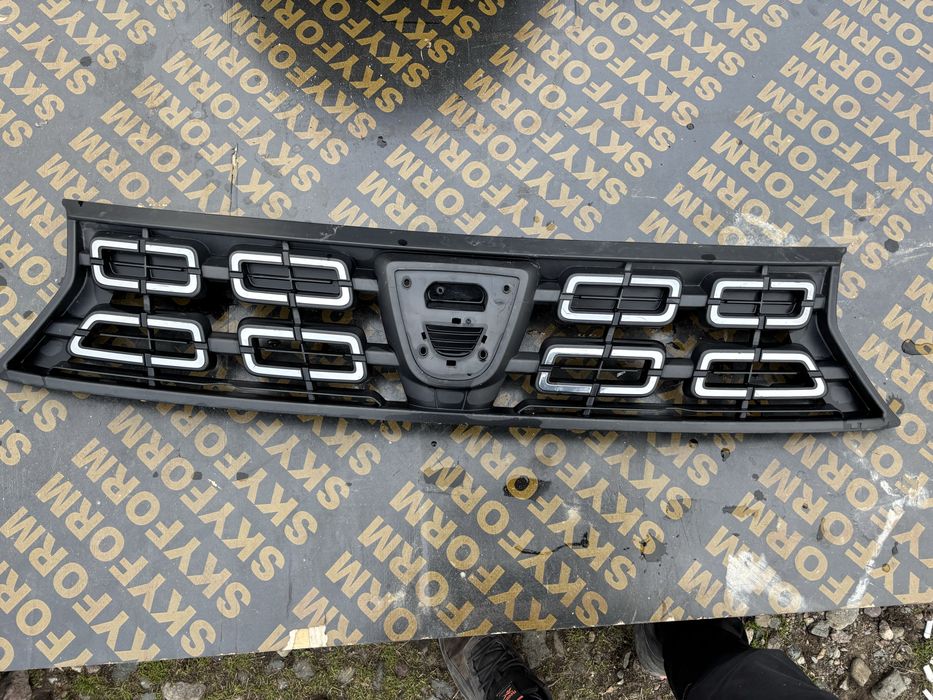 Решетка Dacia Duster
