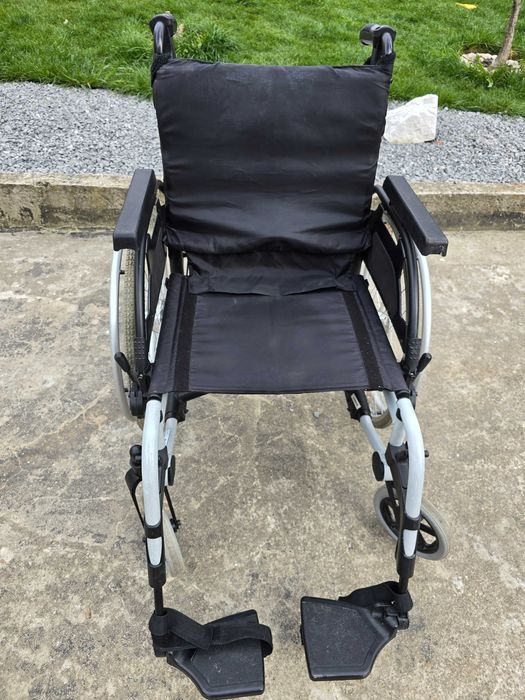 Рингова Инвалидна количка BREEZY Basix