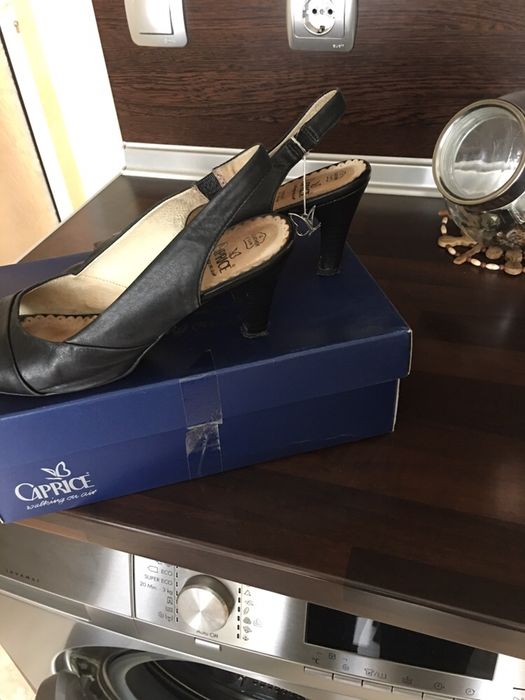 Сандали Caprice.