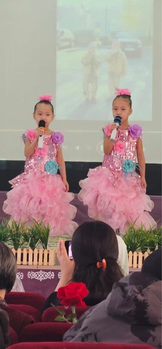 Розовое платье для девочки