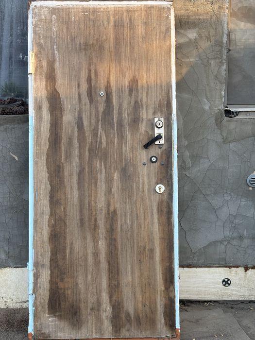 Продам входные железные двери