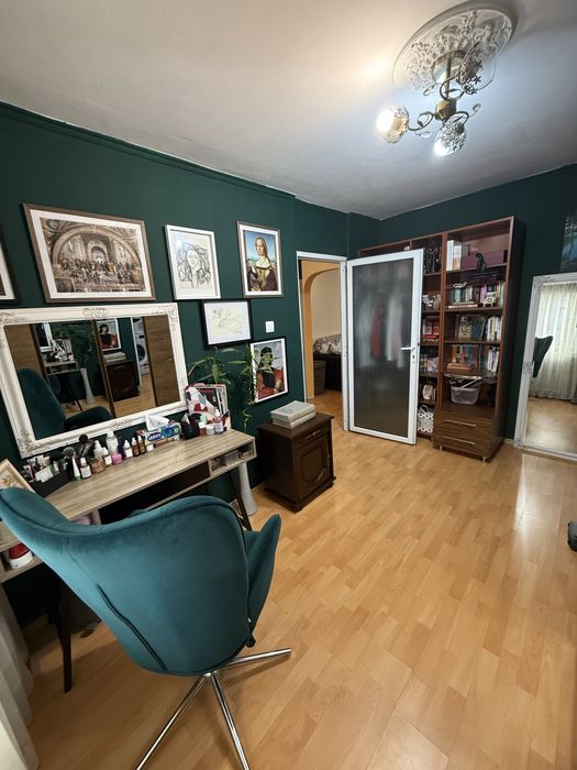 Vând apartament 3 camere, 73 mp, etaj intermediar, mobilat și utilat