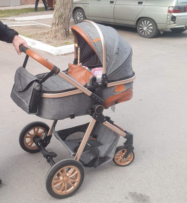 Продам коляску 2в1