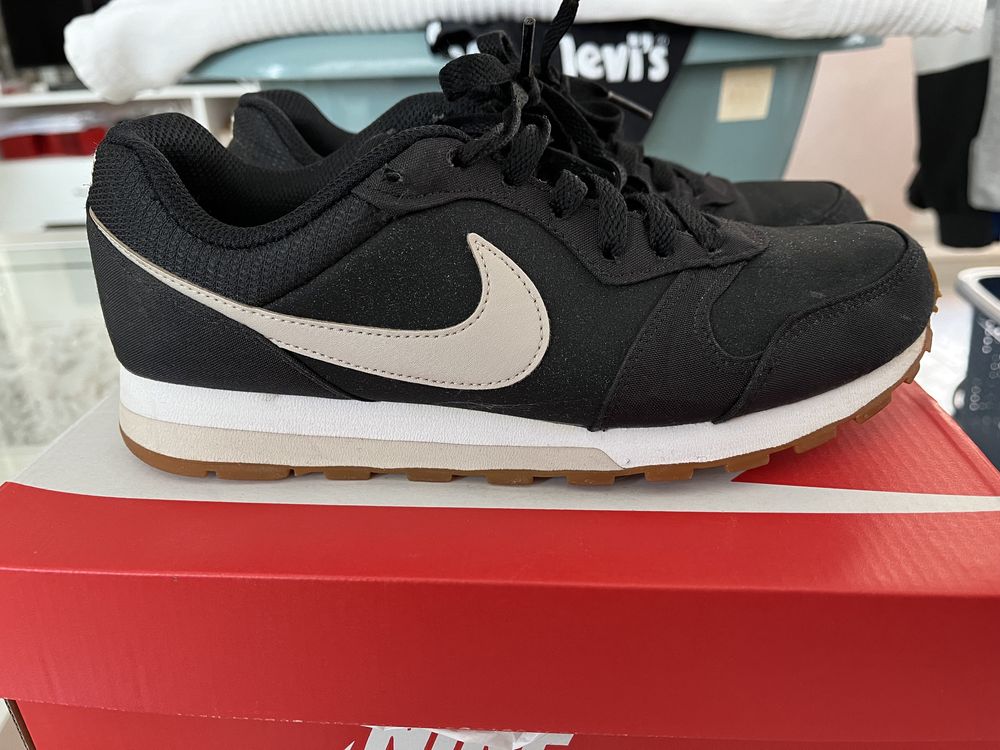 Nike md best sale runner 2 38