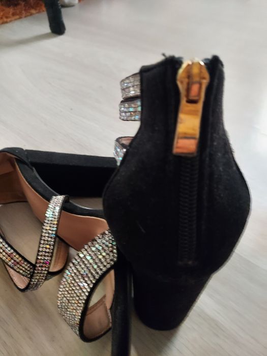 Sandale elegante din piele naturala, mărimea 37