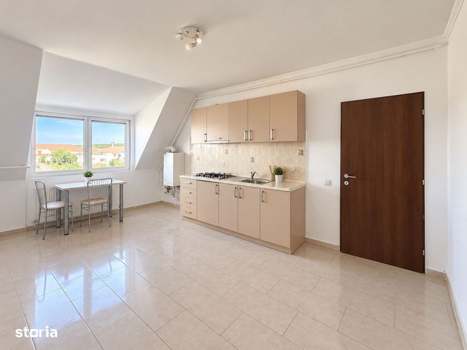 Apartament 3 camere, open space, zona Lipovei -Thalia — fotografia 1